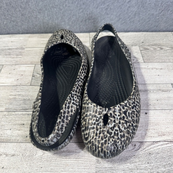 Crocs Olivia II Flat Slingback Casual Shoes Leopard Womens 7 Slip On - Picture 5 of 7